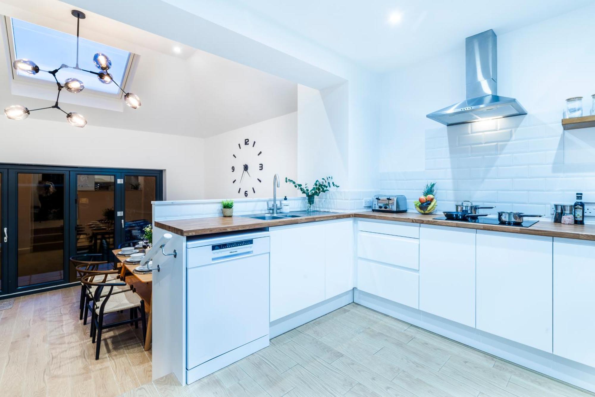 Cozy 3 Bedroom Terrace Cottage In Epsom Ngoại thất bức ảnh