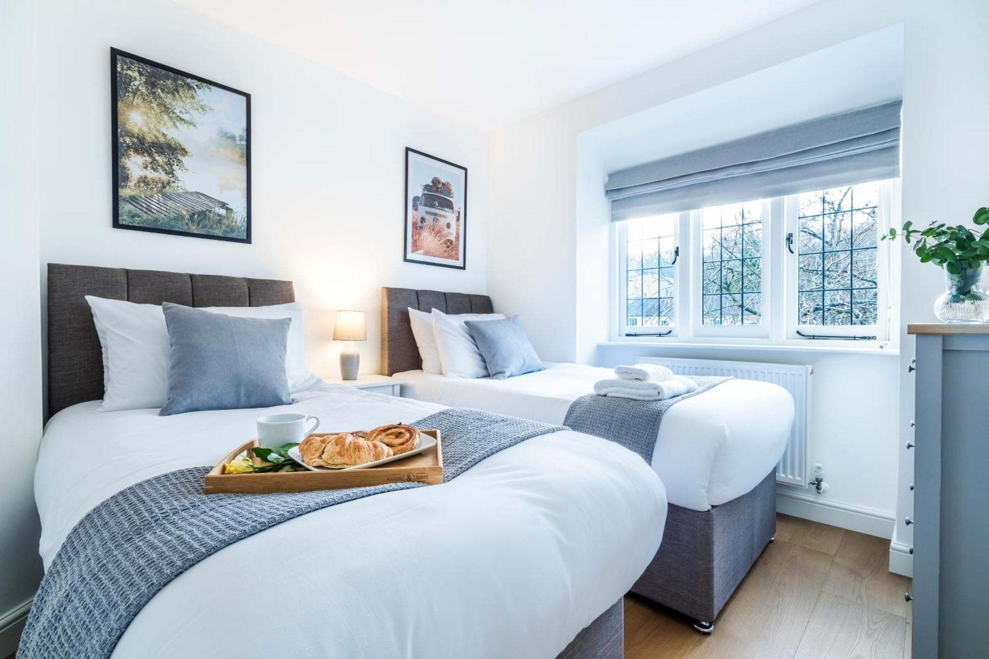 Cozy 3 Bedroom Terrace Cottage In Epsom Ngoại thất bức ảnh